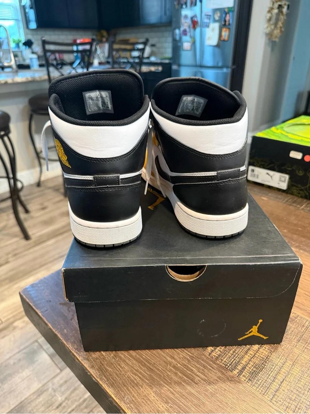 Nike Air Jordan 1 Mid Yellow Ochre Black White Men’s Size 10.5